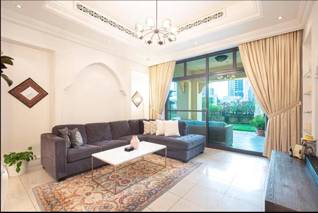 Tranquil Oasis- 2bedroom, Connected To Mall Apartment