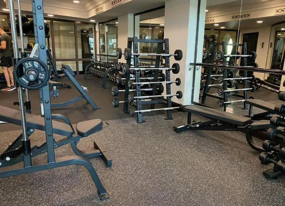 Tranquil Oasis- 2bedroom, Connected To Mall Apartment Dubai