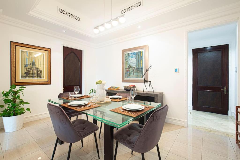 Tranquil Oasis- 2bedroom, Connected To Mall Apartment Dubai