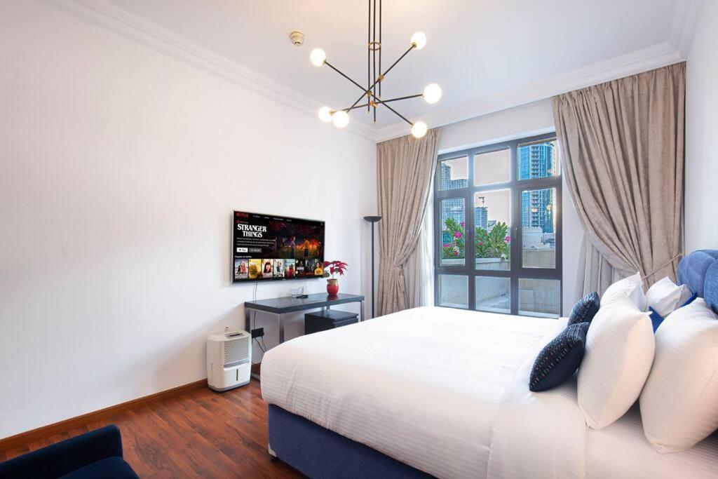 Tranquil Oasis- 2bedroom, Connected To Mall Apartment