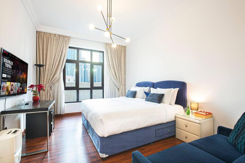 Tranquil Oasis- 2bedroom, Connected To Mall Dubai